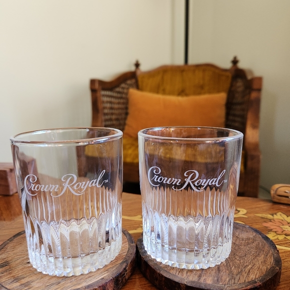 Crown Royal bar glasses - set of 2 - Picture 5 of 5